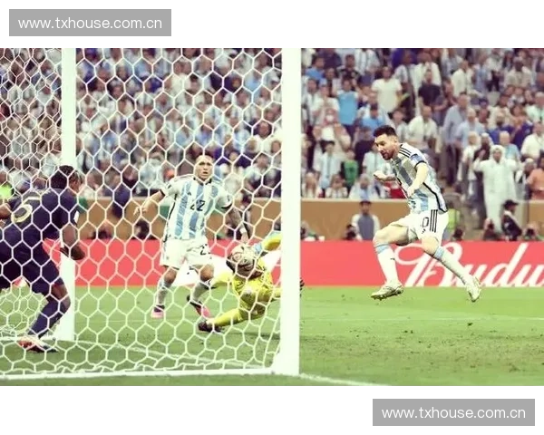 上届世界杯回顾与展望:经典瞬间与新星崛起的完美交织 上届世界杯回顾与展望:经典瞬间与新星崛起的完美交织