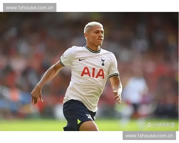 国际米兰近年转会运作策略与球队竞争力提升路径分析